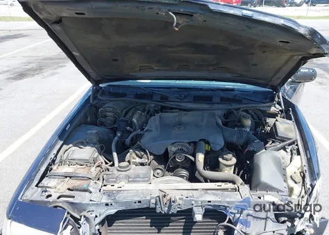 1999 Ford Crown Victoria z USA, uszkodzony, nr VIN 2FAFP73W4XX203490